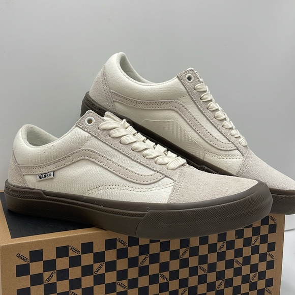 Vans Men’s Bmx Old Skool
Marshmallow/Gum
VN0005UZOVM Sneakers - Picture 5 of 16